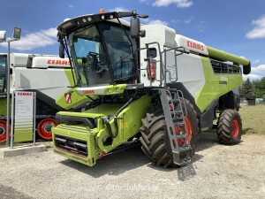 LEXION 6700 (C84-225) Combine Harvester and Accessories