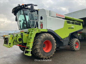 LEXION 760 MONTANA Presse à balles rondes