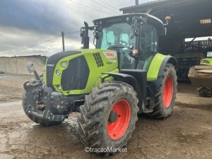 ARION 610 - STAGE V CONCEPT Combine harvester